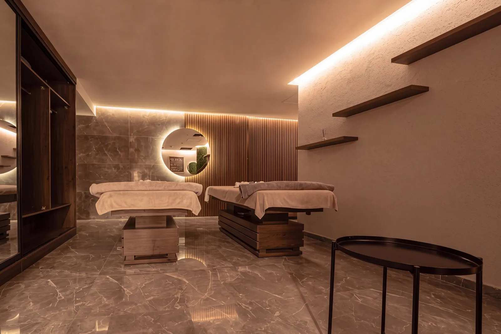 غرفة مساج للزوجين في فرع Euro Park Otel